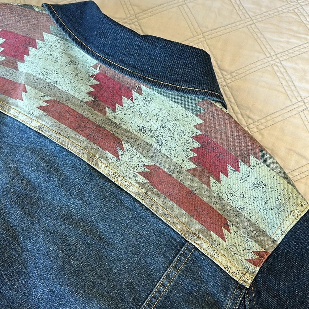 Frye and Co oversized denim jacket, back shoulder print, XL - Picture 8 of 9